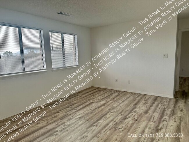 Building Photo - 1120 Yuma St