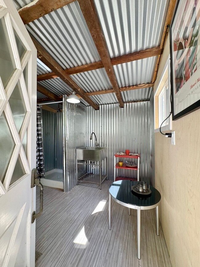 Building Photo - Available For 4+ Months!* Rare Find Furnished Saint Helena Gem, “Upper Tainter” 2 Bedrooms, 2 Bat...