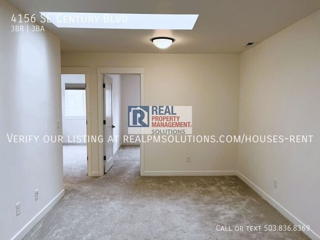 Building Photo - 4156 SE Century Blvd