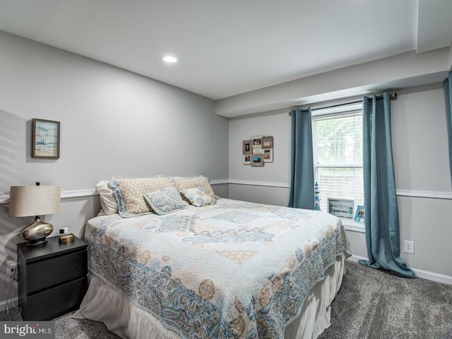Building Photo - 15744 Beau Ridge Dr