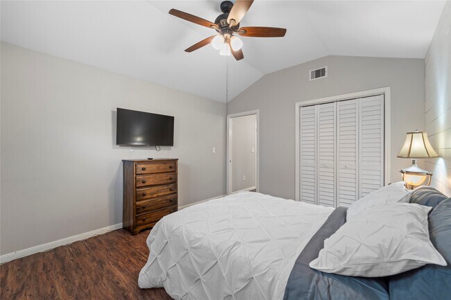 Building Photo - 6951 Leandra Dr