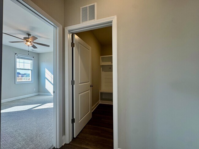 Building Photo - 15 Jones Crk Ln