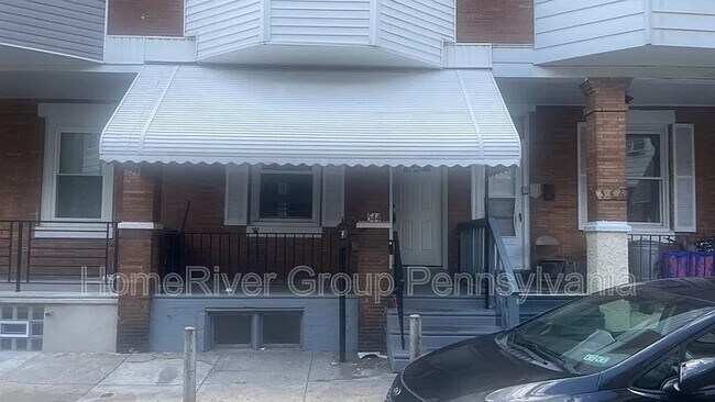 Building Photo - 544 N Wanamaker St