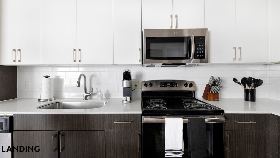 Building Photo - 1001 S Center St