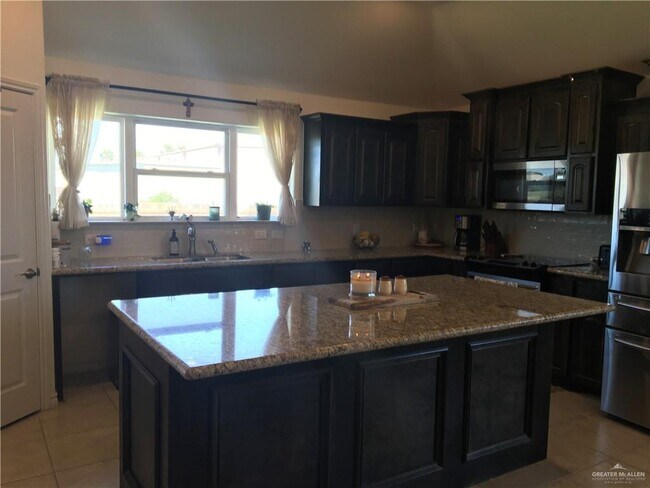Building Photo - 7507 N 55th Ln