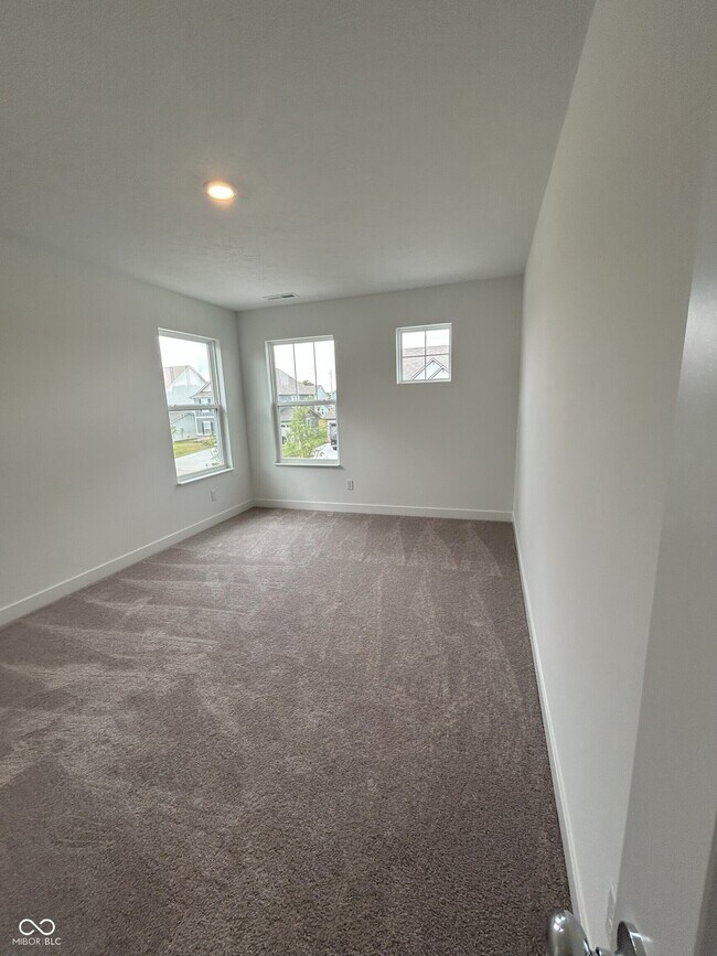 Building Photo - 7545 Fallsworth Dr