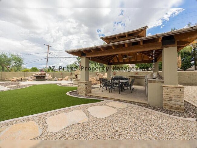 Building Photo - 5301 N 43rd Pl