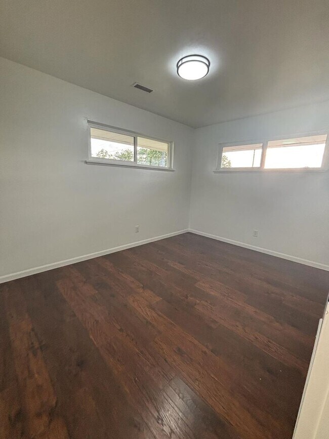 Building Photo - Cozy 3BR Home in Elida – $1,595/mo