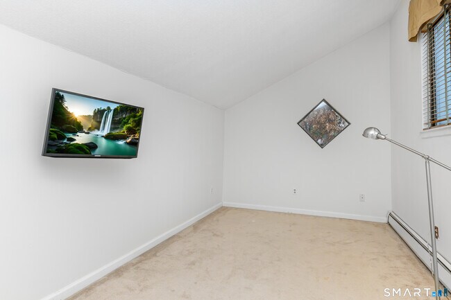 Building Photo - 5 Staunton Ct