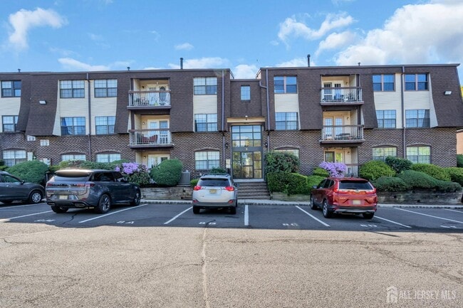 Building Photo - 812 Green Hollow Dr