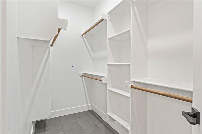 Building Photo - 2 Kolman Ln