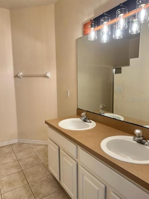 Building Photo - 4963 Waterside Pointe Cir