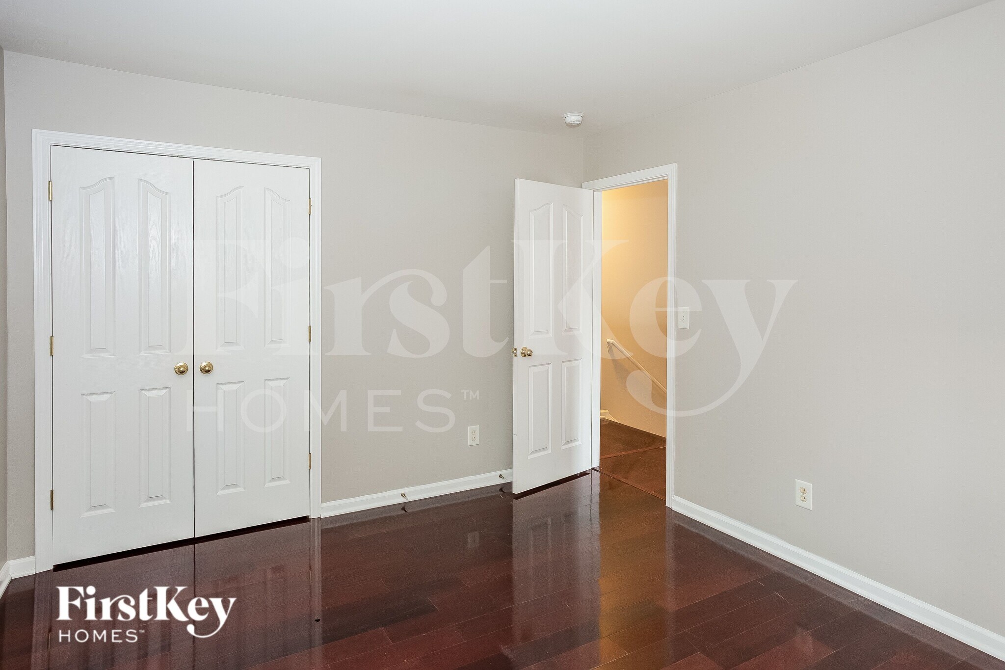 Building Photo - 8122 Chatham Oaks Dr