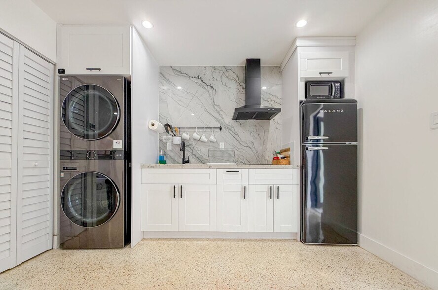 Building Photo - 258 NW 57th St