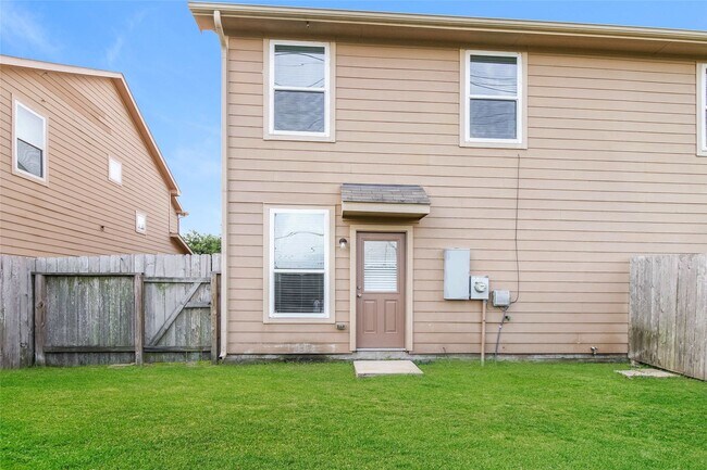 Building Photo - 3914 Calgary Cir