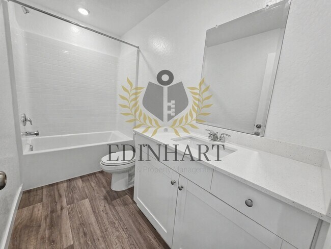 Building Photo - 1820 Klamath Rd S