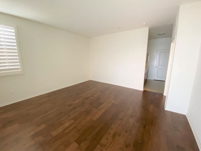 Building Photo - Executive 2-Bedroom Condo in the Prestigious South Bay 360 Community