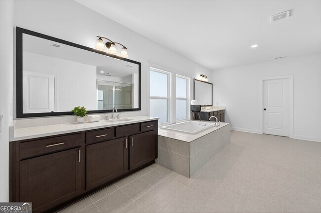 Building Photo - 512 Cedar Crest Cir