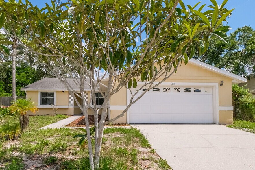 Primary Photo - 7511 Breezewood Ct