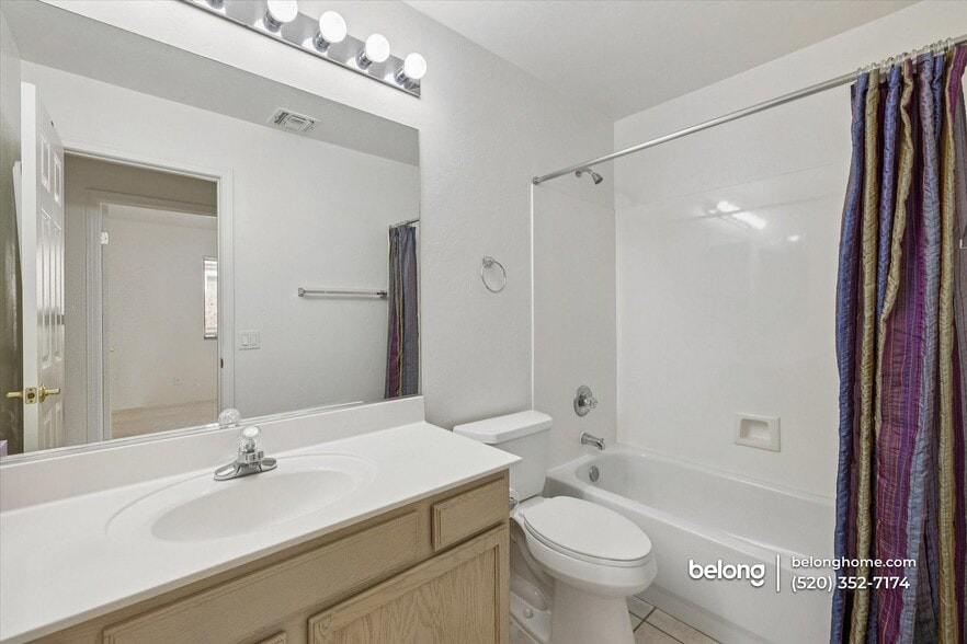 Building Photo - 2311 N Creek Vista Dr