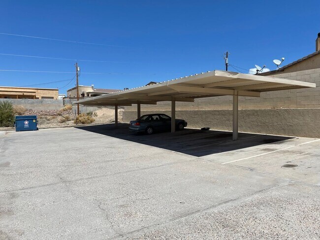 Building Photo - 2 Bedroom 1 Bath COMPLETELY REMODELED!