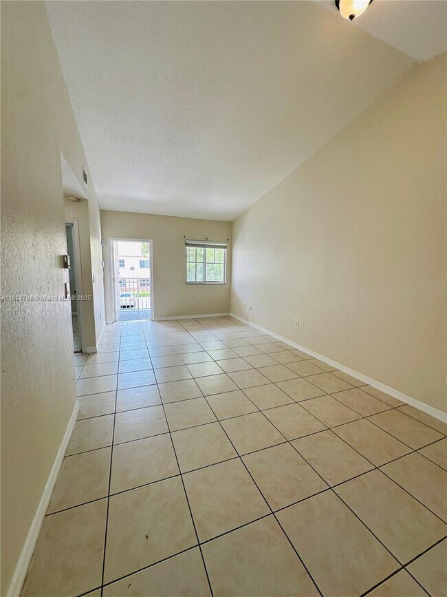 Building Photo - 1251 SE 28th Ct