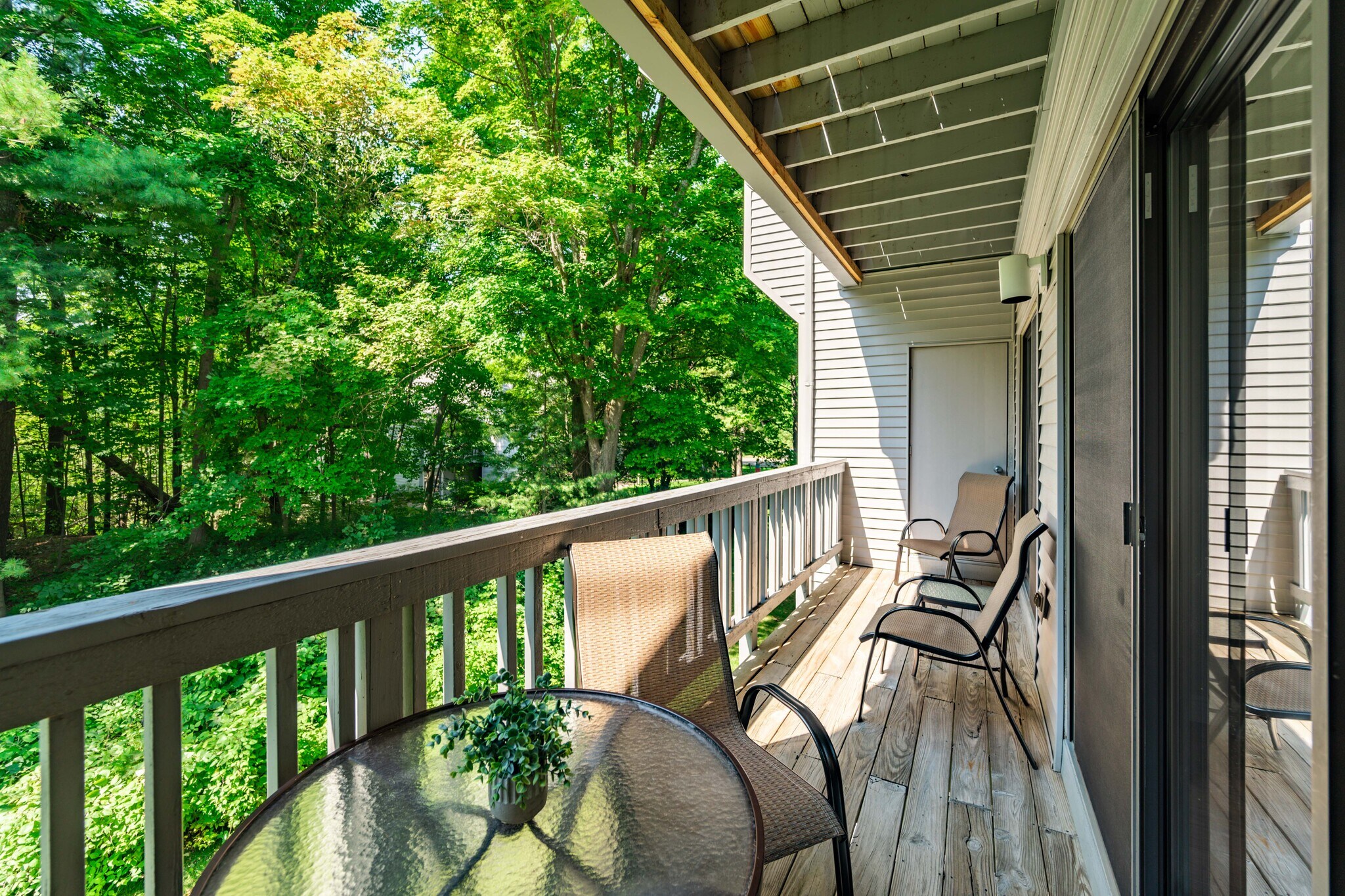 Building Photo - 5715 Creeks Crossing N