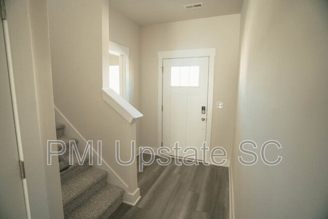 Building Photo - 35 Galley Ln