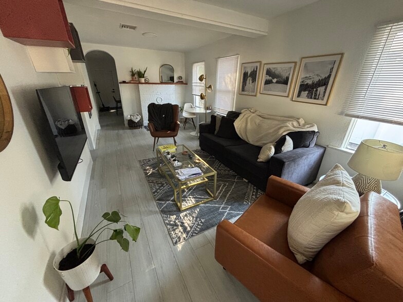 Building Photo - 3621 Potter St