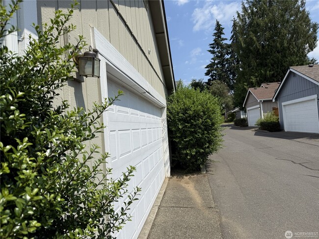 Building Photo - 4725 Concordia Ln SE