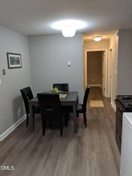 Building Photo - 409 Rose Ln