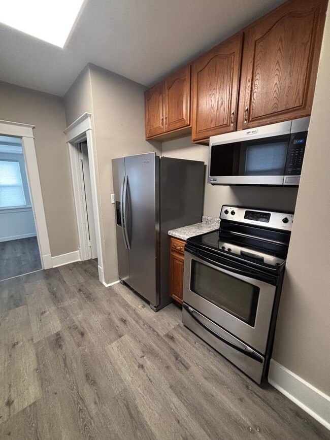 Building Photo - Freshly Remodeled 5 Bedroom Home for Rent