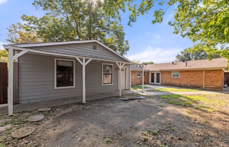 Building Photo - 2539 Hillsboro Ave