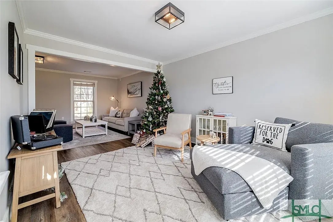 Building Photo - 165 Village Lake Dr