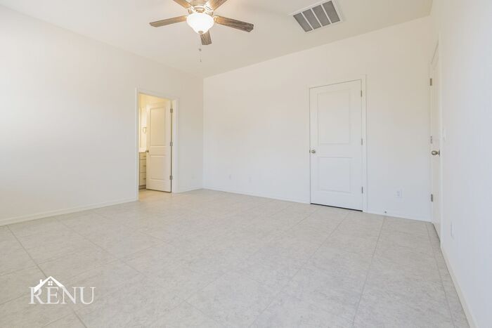 Building Photo - 35411 W San Capistrano Ave