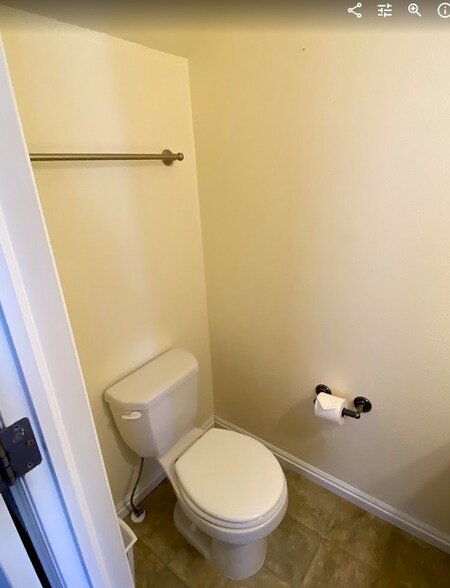 Building Photo - 879 Capital Ave