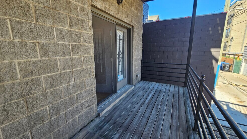 Building Photo - 509 N Hartland Ct