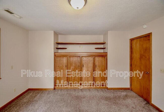 Building Photo - 711-713 N Main St