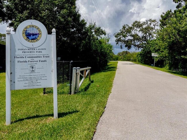 Building Photo - 3800 Saxon Dr