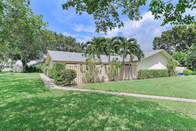 Building Photo - 836 NW 29th Ave
