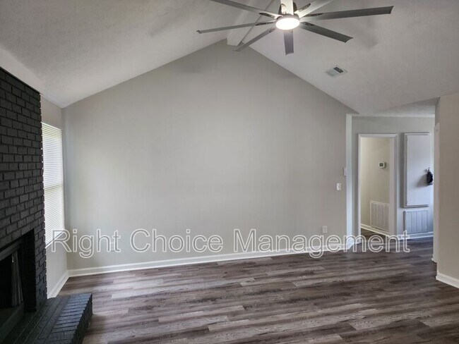 Building Photo - 3034 Lansing Ave