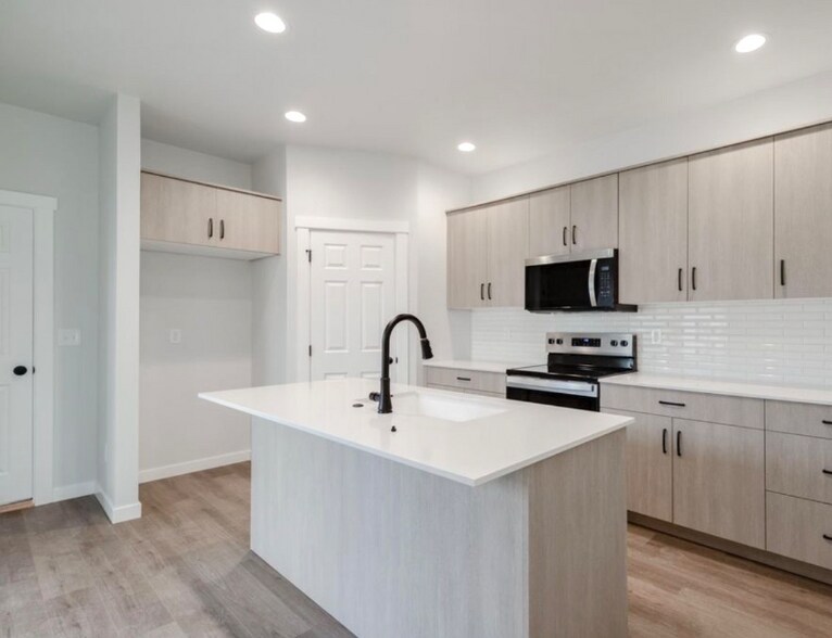 Building Photo - 2930 E Boulder Basin Dr