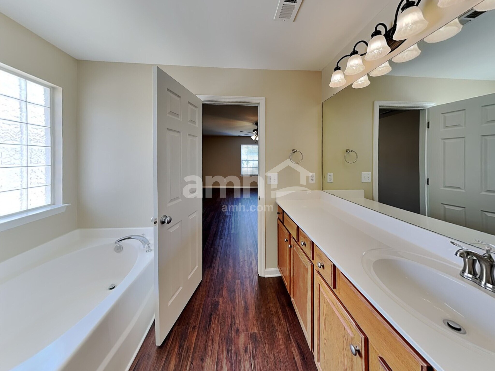 Building Photo - 2015 Bridleside Dr