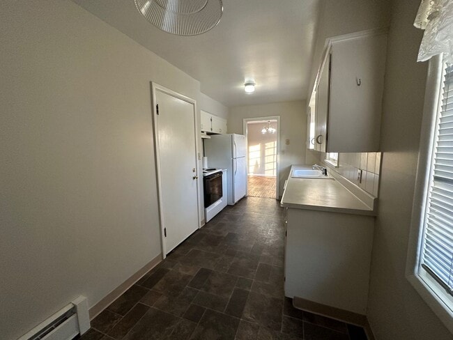 Building Photo - South Hill 3-Bedroom, 2-Bath Rancher with Finished Basement