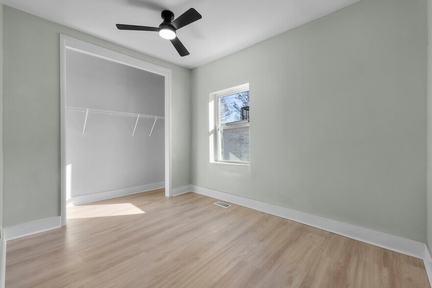 Building Photo - 1438 N Water St