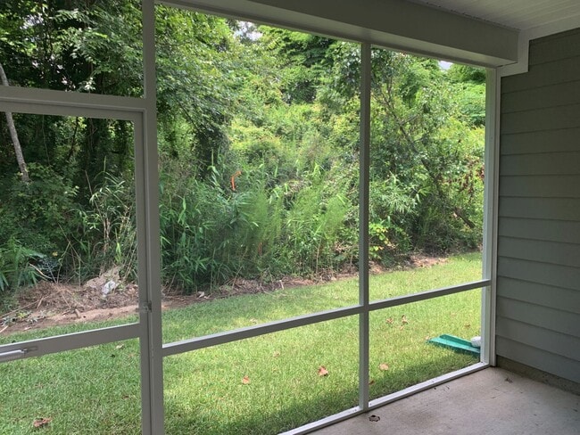 Building Photo - 4 Bedroom, 2.5 Bath, Pet Friendly Town Home with Garage Within Barefoot Resort and Golf! Availabl...