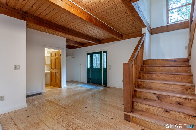 Building Photo - 38 W Mountain Ln
