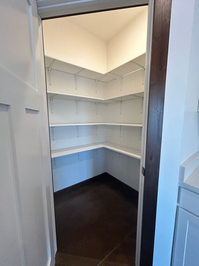 Building Photo - 487 Ashleigh Ln