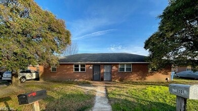 Building Photo - 2018 Pond Lane