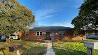 Building Photo - 2018 Pond Ln